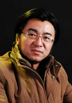 梁健