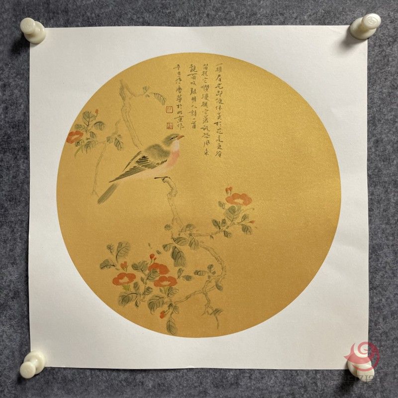 孔庆华花鸟扇面作品《一接春光即便休》